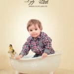 portrait original d enfant en studio et de bébé près de Rayol-Canadel-sur-Mer
